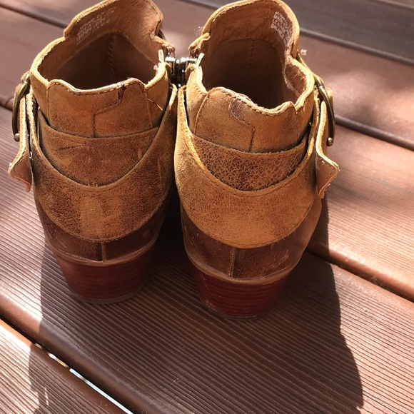 Clark’s leather booties - Picture 2 of 5